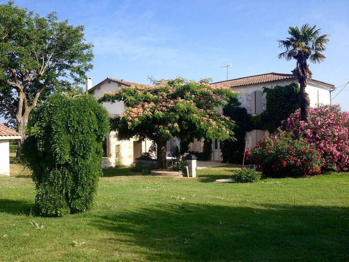 Chambre d’hôte pour 6 personnes, avec jardin à Saint-Pierre-de-Mons