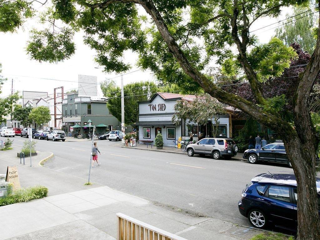 Modernes und schönes Haus in zentraler Lage im pulsierenden Kunstviertel von Alberta in Portland, Multnomah County