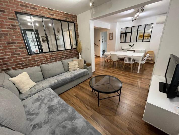 Location de vacances pour 8 personnes à Chilly-Mazarin