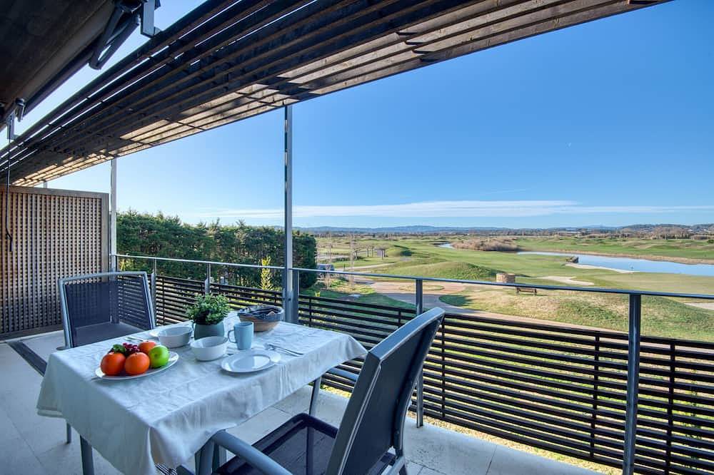 Entire apartment, Gualta Golf: Charming apartment located within the Empordà Golf of Gualta. in Gualta, Costa Brava