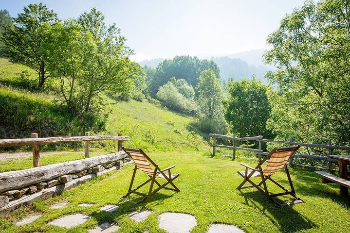 Chalet 'Civico 1 ' with Mountain View, Private Garden and Wi-Fi in Marmora, Cuneo Province
