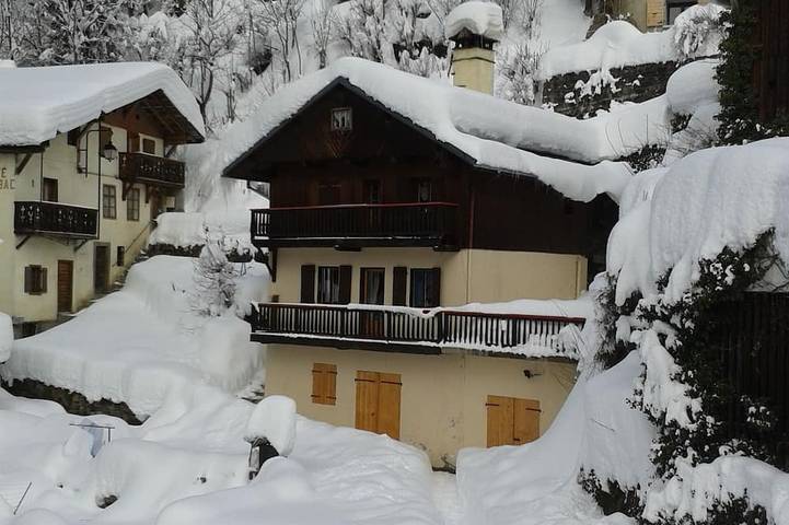 Maison pour 6 personnes, avec Balcon et Jardin à Ugine