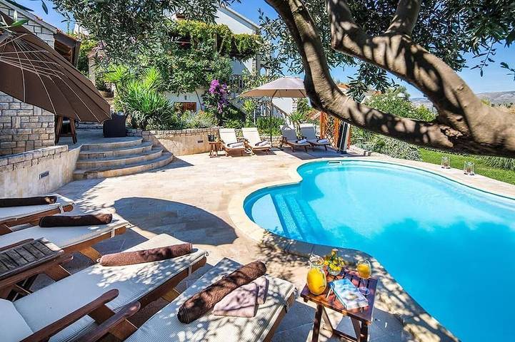 Villa für 16 Personen, mit Garten - 1