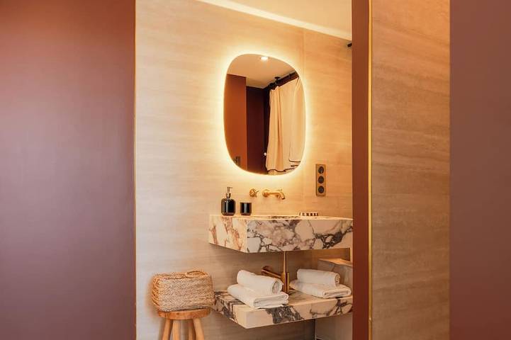 Appartement entier, Tour Vinea - Jaccuzzi privé & Cinéma 4K proche Bordeaux in Villenave-d'Ornon, Région de Bordeaux