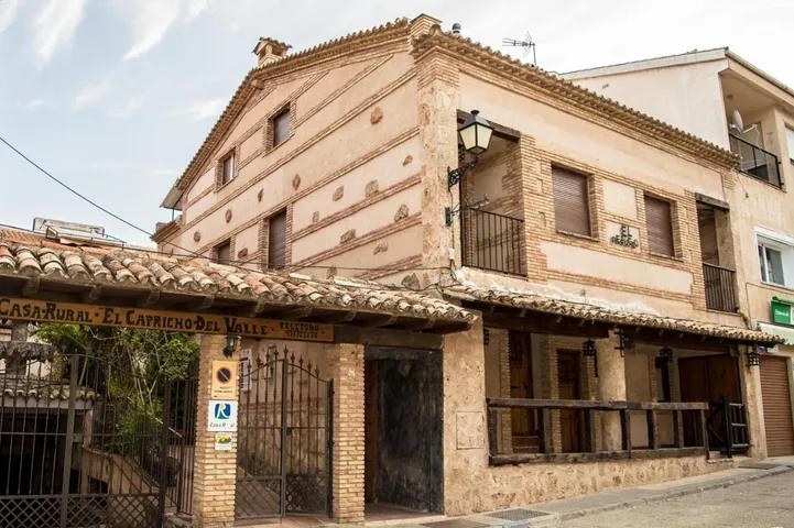 Apartamento de vacaciones para 3 personas, con terraza además de piscina y jardín - 1