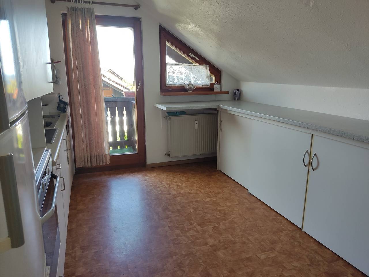 Hundefreundliche 4-Zimmer-Wohnung mit Bergblick und Balkon – Nähe Schweizer Grenze in Rickenbach, Südschwarzwald