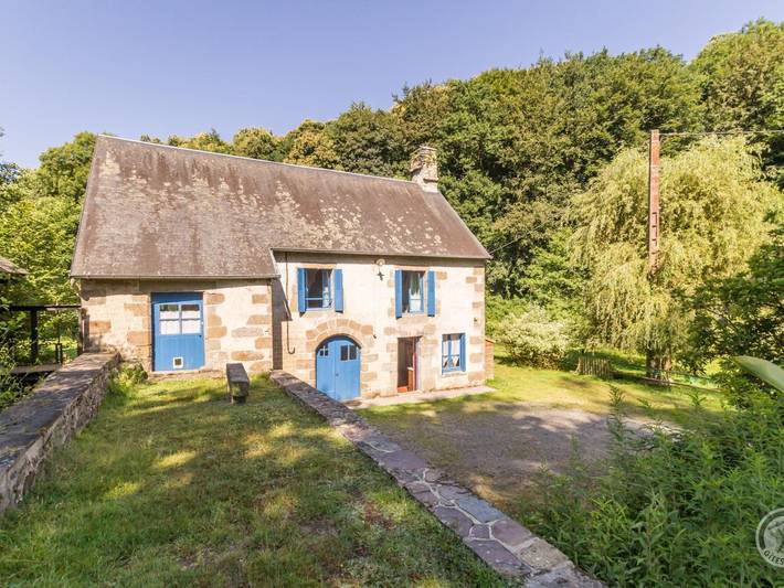 Gîte pour 10 personnes, avec jardin, animaux acceptés