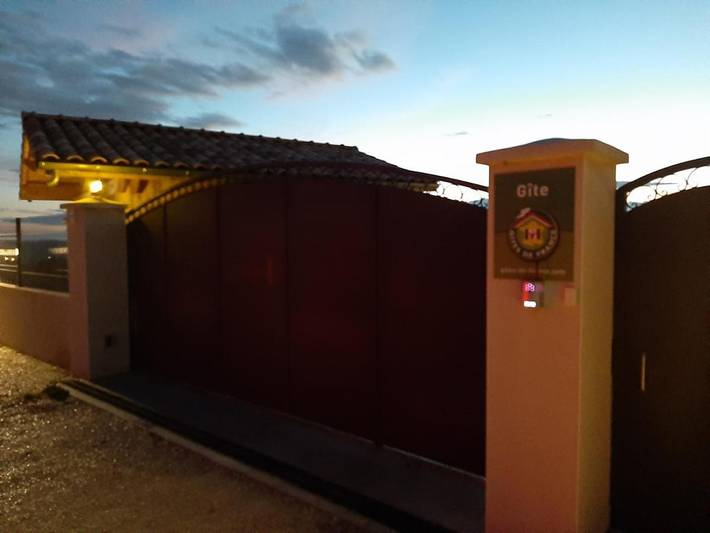 Location de vacances pour 2 personnes, avec jardin et vue à Mercurol - 2