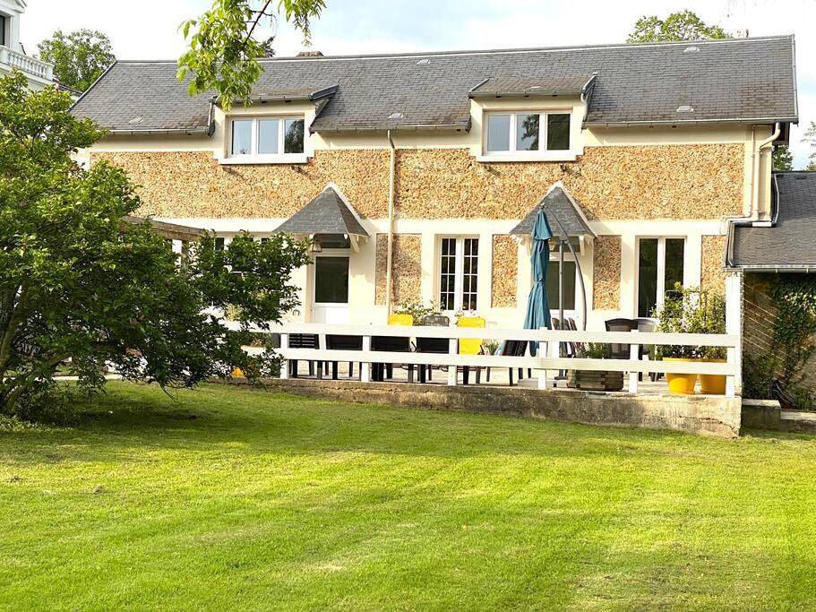 Le cottage des Vaux avec cheminée, sauna et jacuzzi dans un parc arboré in Senlisse, Park krajobrazowy Górnej Doliny Chevreuse