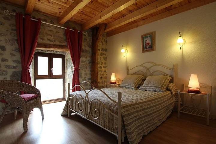 Gîte pour 6 personnes, avec jardin à Saugues - 2