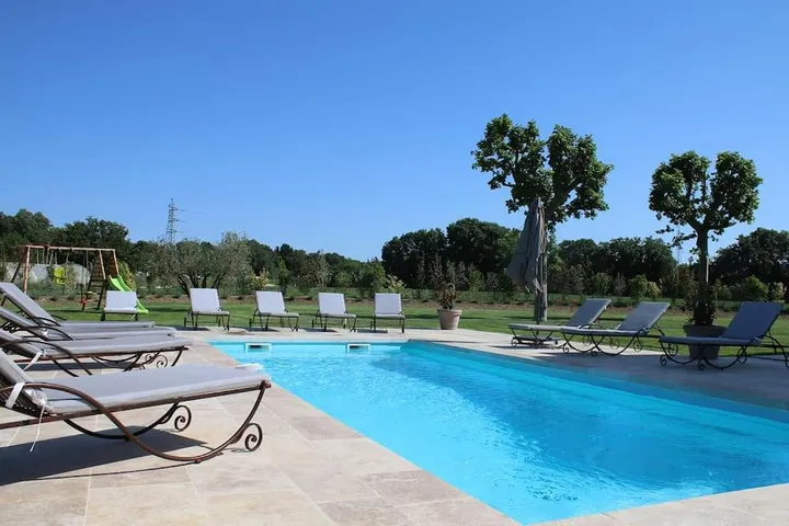 Chalet para 12 personas, con jardín y piscina - 1