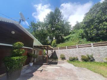 Location de vacances pour 12 personnes, avec jacuzzi et jardin dans Grand-Îlet