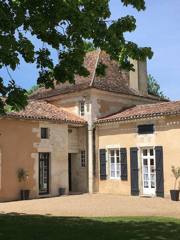 Appartement entier, Gîte Les Hirondelles in Grignols, Périgord Blanc