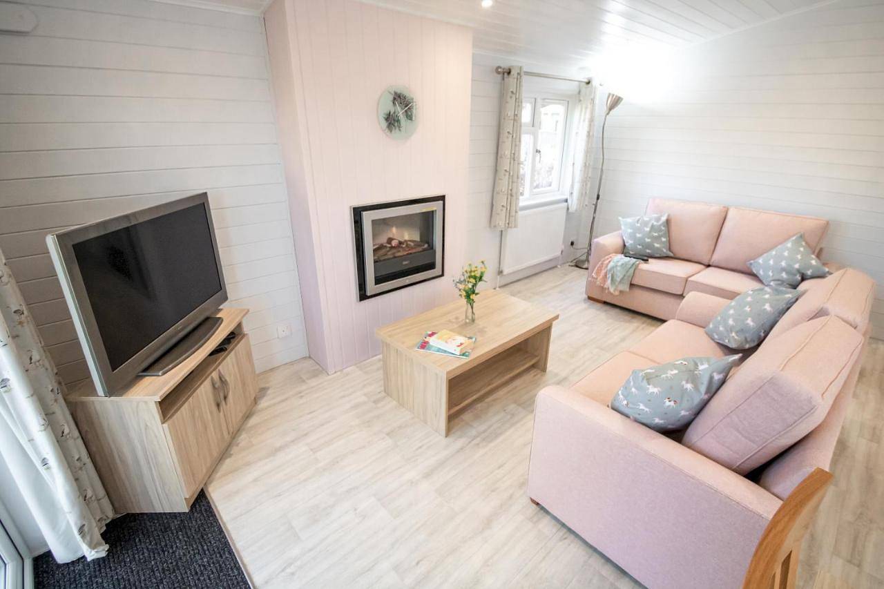 Two-Bedroom House in Milford-on-Sea, Hampshire