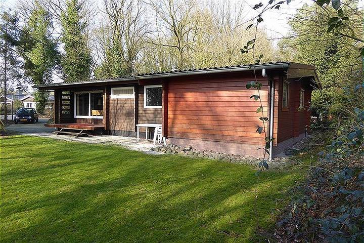 Bungalow für 7 Personen, mit Terrasse und Garten sowie Kinderpool in Drenthe