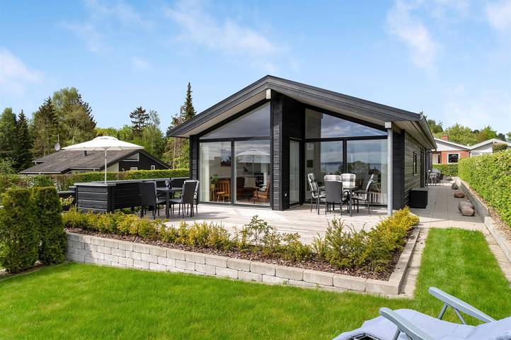 Ferienhaus für 6 Personen, mit Terrasse und Garten in Lyngsbæk Strand