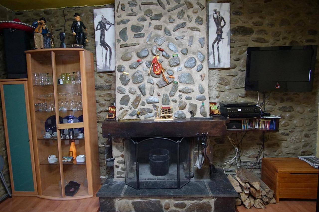 Appartement entier, Apartment in Bourg-Madame, Parc naturel régional des Pyrénées catalanes
