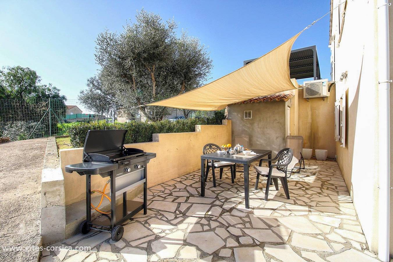 Petra rossa in Peri, Ajaccio und Umgebung