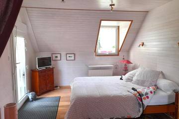 Gîte pour 2 personnes, avec jardin à Yffiniac