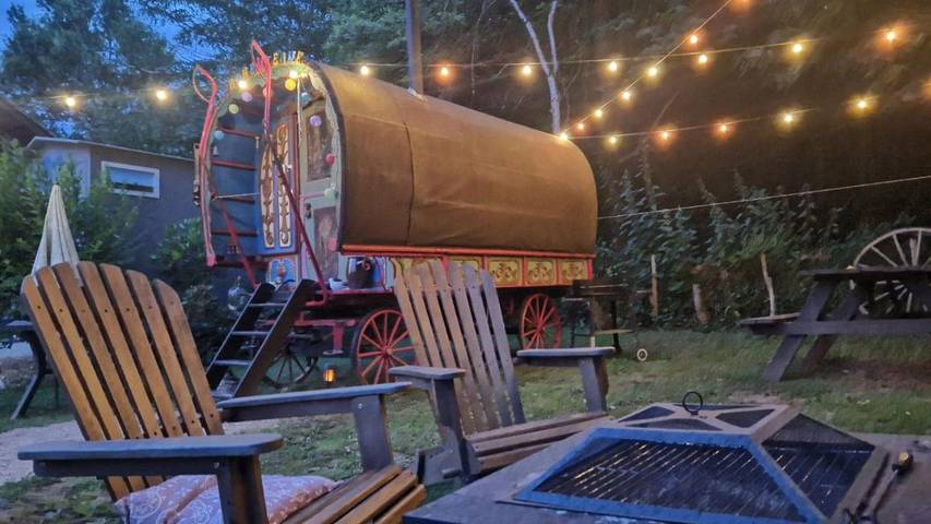 Gîte pour 2 personnes, avec jardin et vue à Groléjac