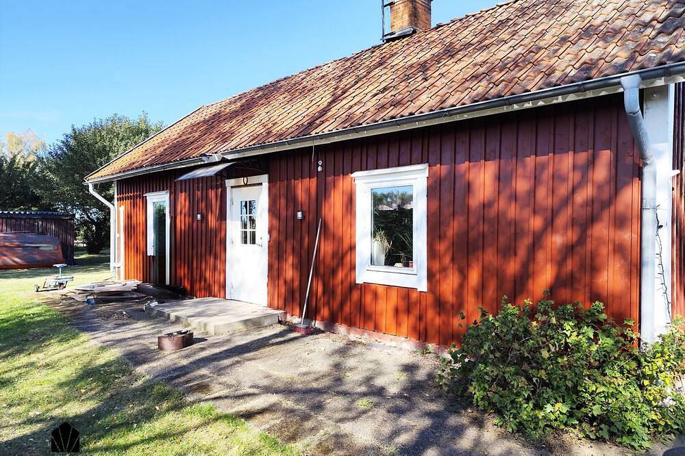 Charmantes rotes Ferienhaus in Väderstad – ruhige Landidylle in der Nähe von Tåkern | in Ödeshög, Vättern