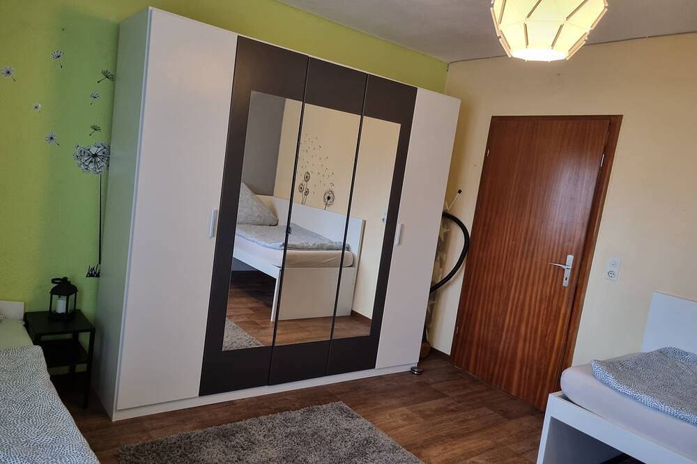 Ganze Wohnung, Heimisch fühlen in heller gemütlicher Ferienwohnung - 95 qm mit grosser Terrasse in Wadgassen, Saargau
