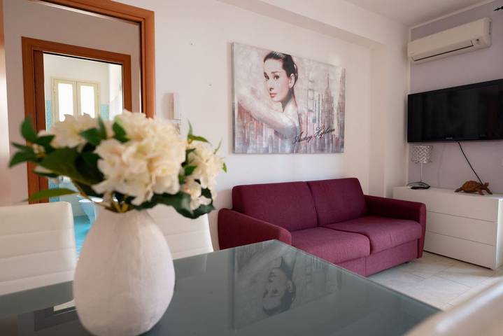 Appartamento intero, Guesthost - Casa Mirka in Pozzallo with Parking in Pozzallo, Provincia di Ragusa
