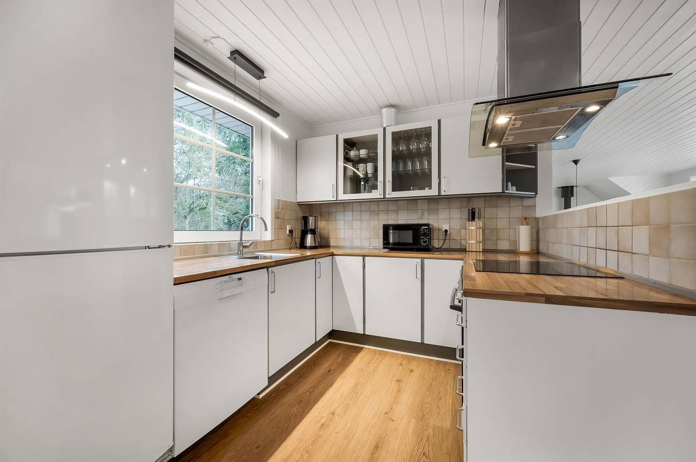 Stunning home in Oksbøl w/ 5 Bedrooms, Sauna and Indoor swimming pool in Jegum, Jegum Ferieland