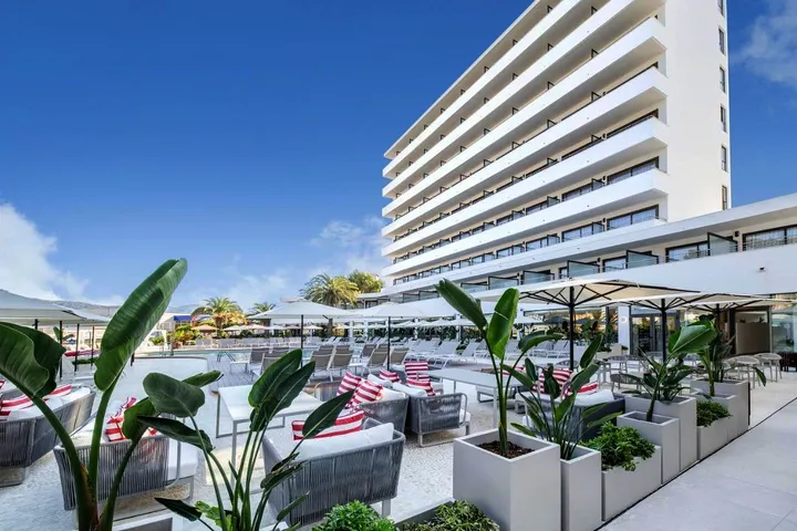 Hotel para 2 personas, con piscina y terraza - 1