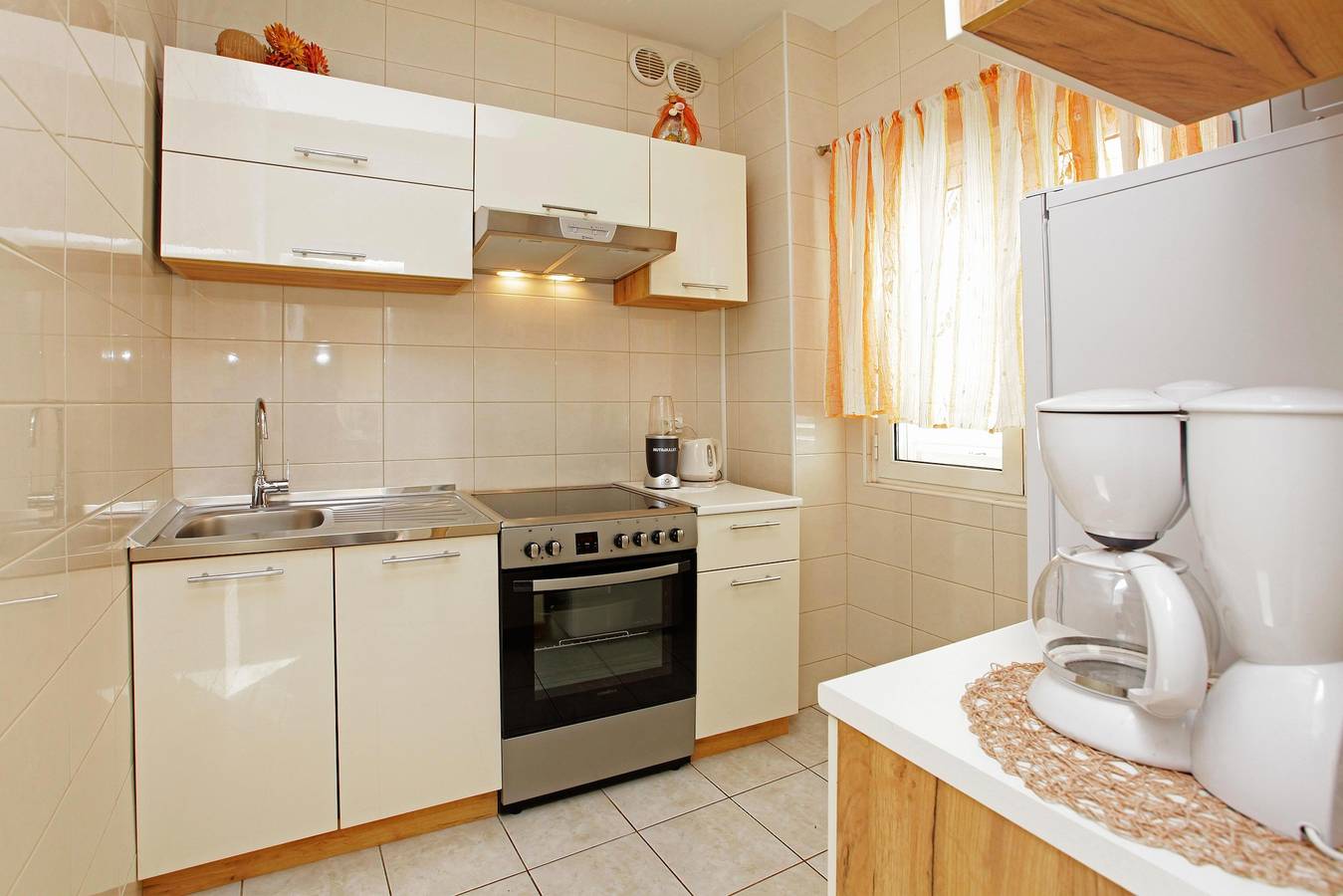 Geheel appartement, Sunshine Apartment Doda - Three Bedroom Apartment with Balcony and Sea View in Vela Luka, Korcula