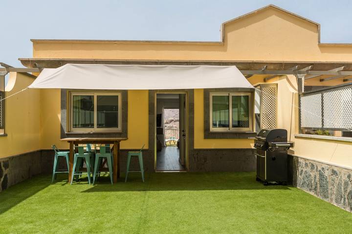 Ganze Wohnung, Ferienwohnung "Happy Dreamer" mit Gemeinschaftspool, Terrasse und Blick auf die Berge in Puerto Rico (Gran Canaria), Mogán