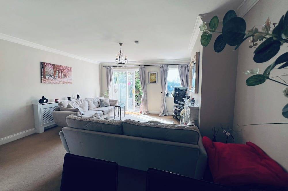 Maryborough Woods Residence - Cosy & quiet in private estate Douglas Village  in Cork, Condado de Cork