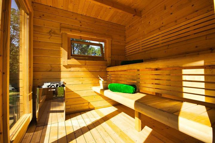 Location de vacances pour 20 personnes, avec sauna et vue ainsi que jardin et piscine à Brignoles - 3