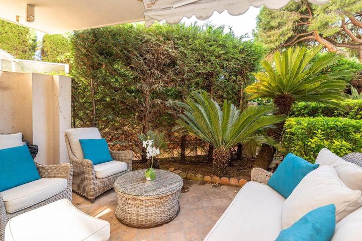 Gîte pour 8 personnes, avec terrasse et jardin dans Bijou Plage Cannes - 4