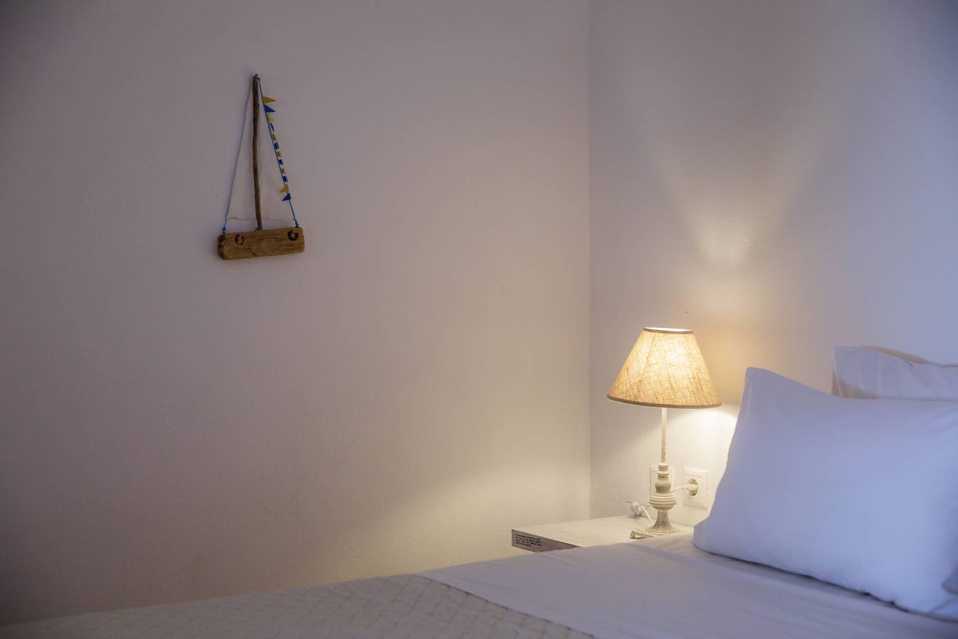 One bdr Villa-Sleeps 4-Hot Tub-Sea View-Parking in Santorini
