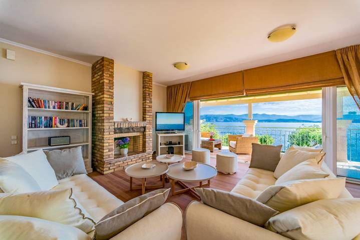 Location de vacances pour 12 personnes, avec jardin et terrasse dans Kassiopi - 3