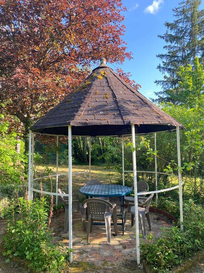 Location de vacances pour 5 personnes, avec Jardin et Vue à Sermizelles