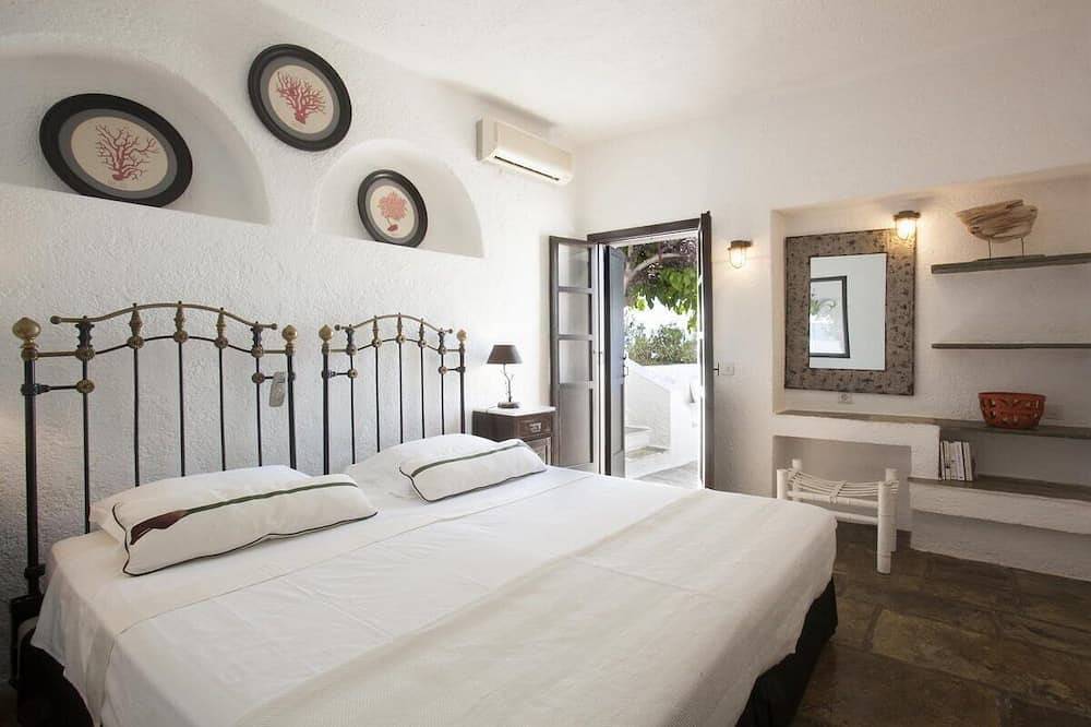 Private Beautiful  Family villa by a sandy beach in Sporades
