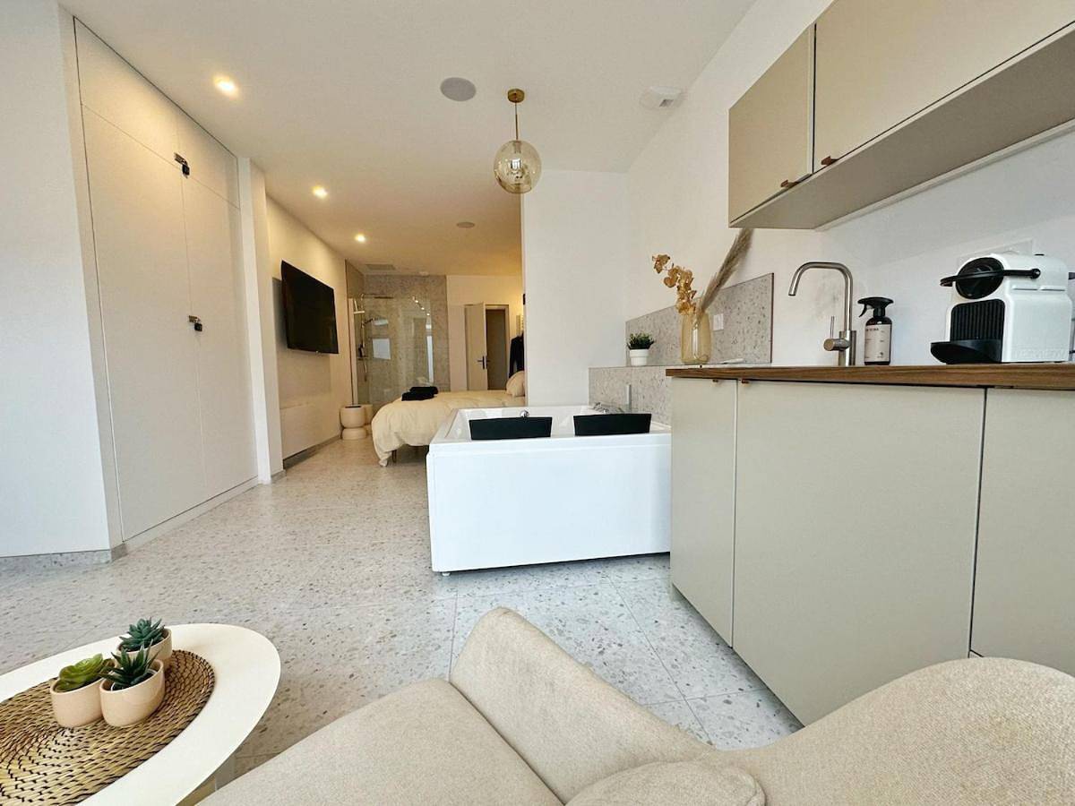 Appartement entier, L'intemporel - Balneo, Cozy, Romantic in Lambersart, Région de Lille