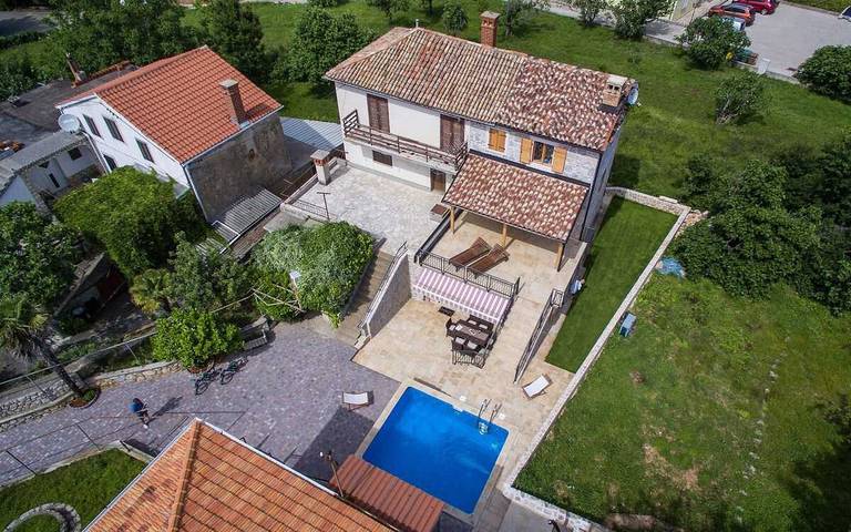 Villa pour 6 personnes, avec terrasse et piscine à Klimno - 4