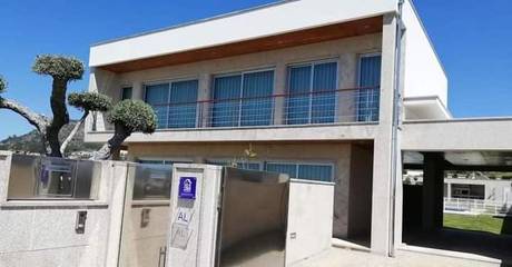 Gîte pour 2 personnes, avec balcon et vue ainsi que jardin et piscine dans Belinho