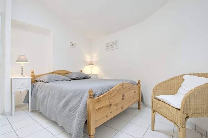 Appartement entier, Appartement avec terrasse au port d'Ars-en-Ré, Wi-Fi gratuit in Ars-en-Ré, Île de Ré