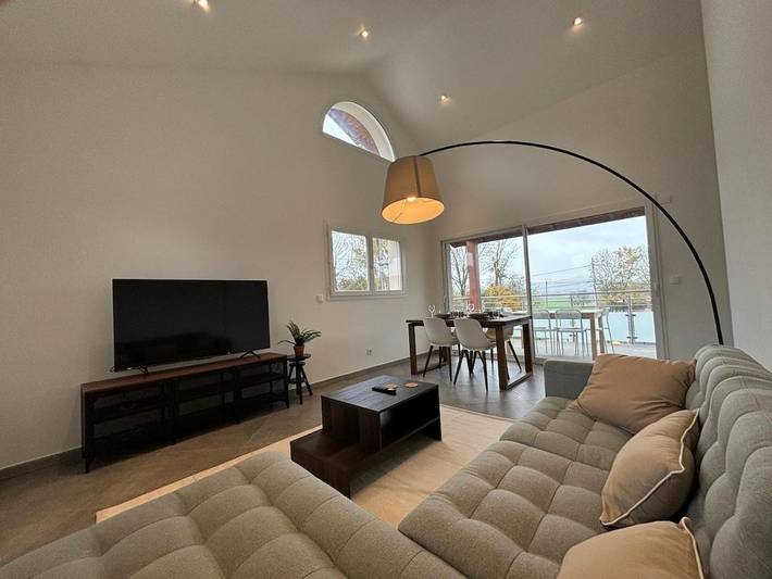 Gîte pour 4 personnes, avec terrasse dans Arthaz-Pont-Notre-Dame