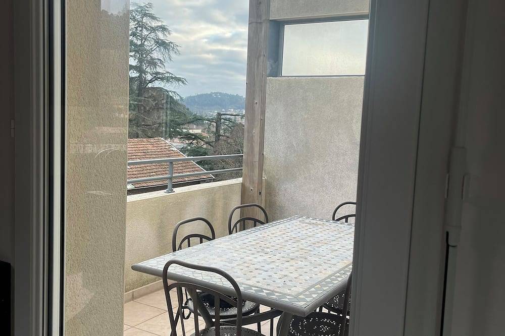 Entire apartment, Apartment near park, spa, casino. Free parking. in Vals-les-Bains, Parc naturel régional des Monts d'Ardèche