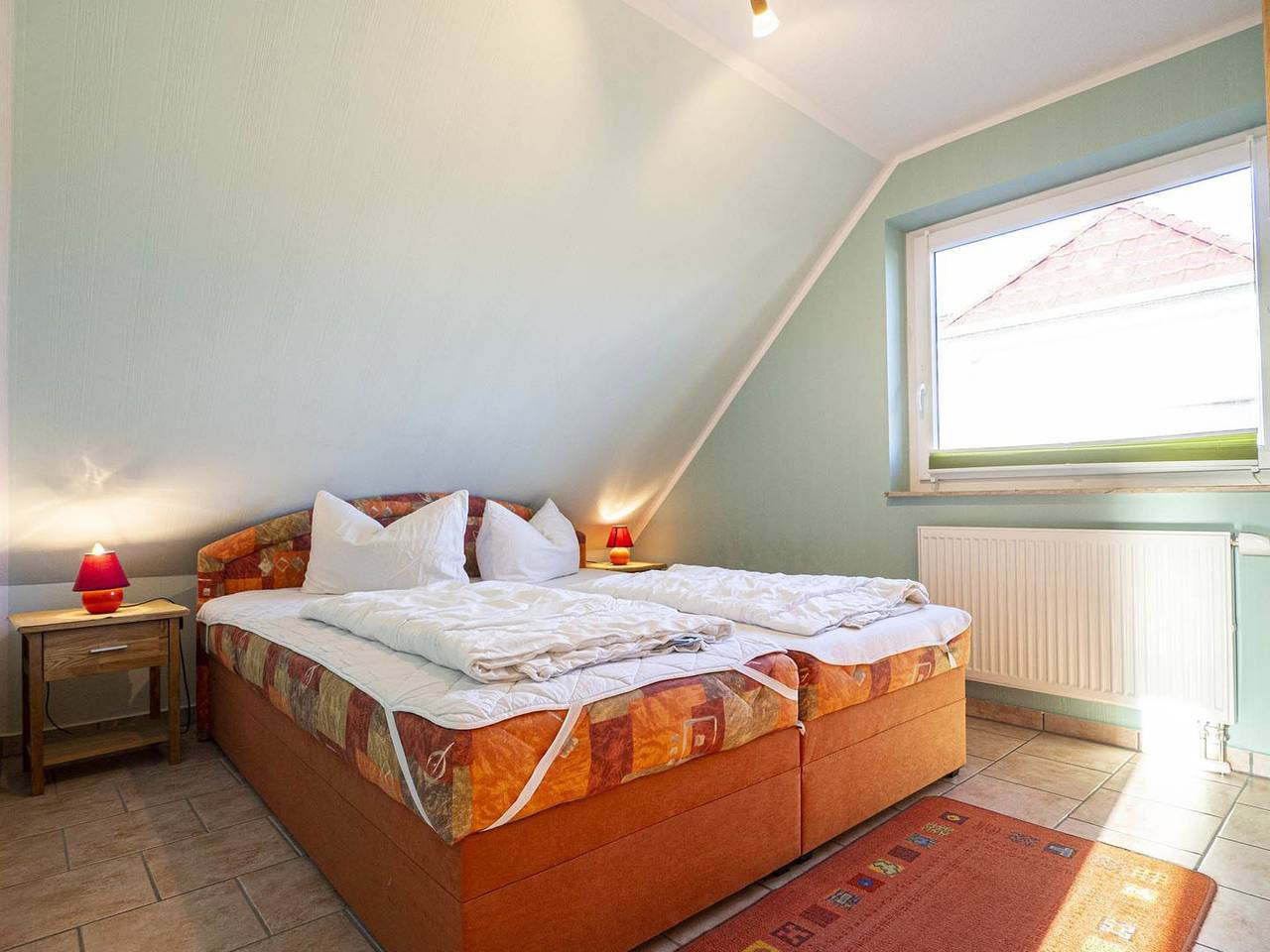 Apartamento entero, Ferienhaus Karola, Wohnung 2 - Og in Ostseebad Glowe, Glowe