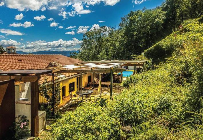B&b per 2 persone, con Terrazza e Giardino nonché Piscina e Panorama a Nova Gorica
