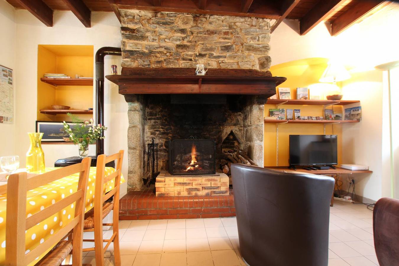 Gîte avec jardin, TV, Internet près de Cambernon in Cambernon, Région de Coutances