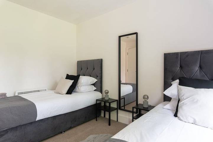 Appartement entier, Bright Fully Furnished Apartment/ 2 Parking Spaces in Crawley, Sussex de l'Ouest