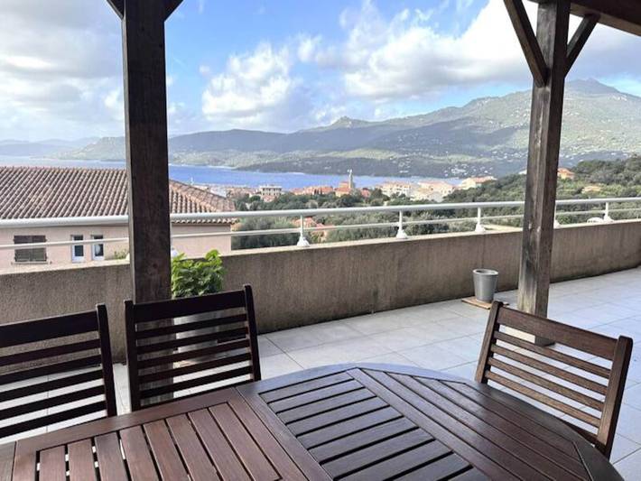 Appartement de vacances pour 6 personnes, avec piscine et terrasse, animaux acceptés