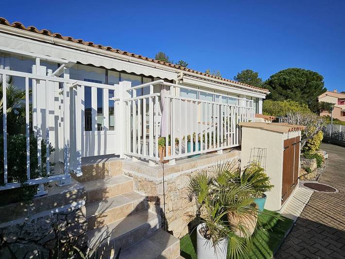 Reihenhaus T3 mit Pool, Klimaanlage, Parkplatz, Haustiere erlaubt in Roquebrune-sur-Argens, Mittelmeerküste (Frankreich)